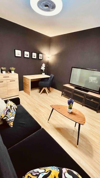 Moderny Apartman S Parkovanim Bratislava Ngoại thất bức ảnh