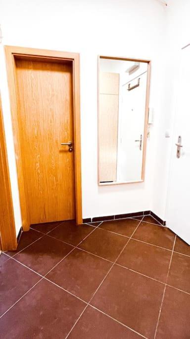 Moderny Apartman S Parkovanim Bratislava Ngoại thất bức ảnh