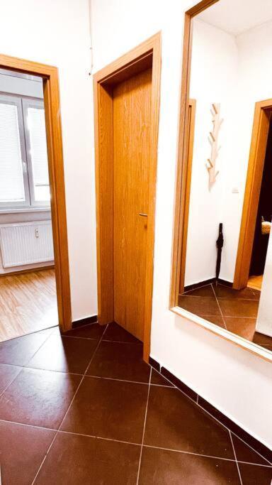 Moderny Apartman S Parkovanim Bratislava Ngoại thất bức ảnh