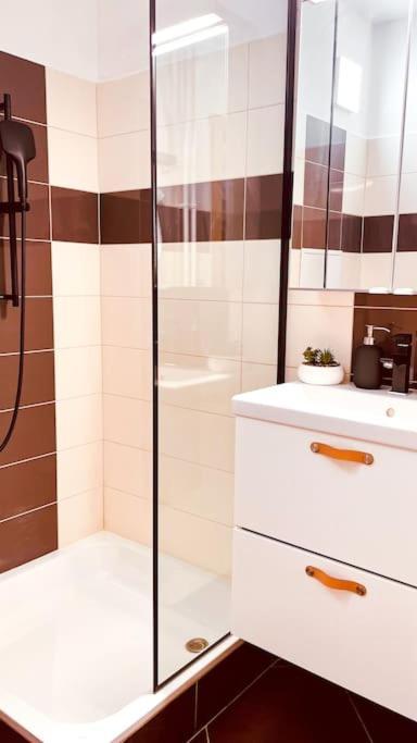 Moderny Apartman S Parkovanim Bratislava Ngoại thất bức ảnh
